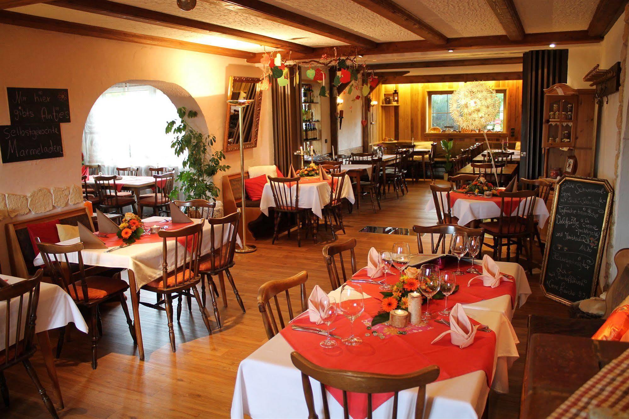 Antjes Schmankerlhotel Und Restaurant Tröstau Exteriér fotografie
